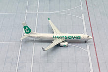 Load image into Gallery viewer, Gemini Jets 1/400 Transavia Airlines Boeing 737-800 PH-HZV

