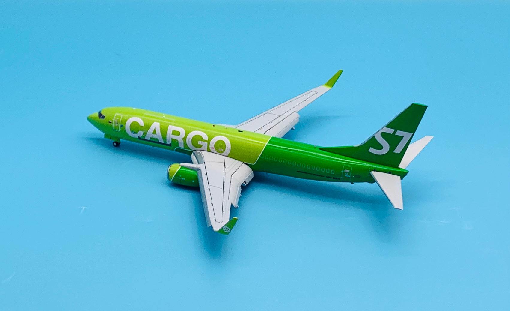 JC Wings 1/200 S7 Cargo Boeing 737-800BCF VP-BEN flaps down 