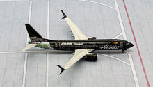 Load image into Gallery viewer, JC Wings 1/400 Alaska Airlines Boeing 737-800 Star Wars N538AS
