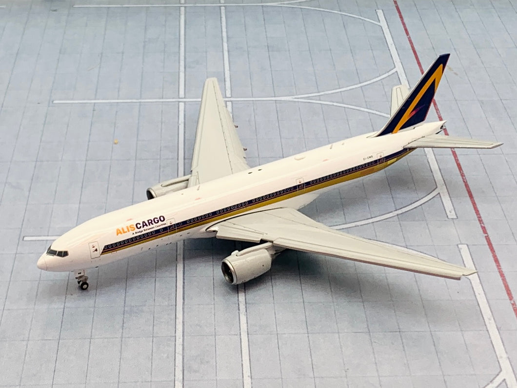 JC Wings 1/400 AlisCargo Italy Airlines Boeing 777-200ER EI-GWB flaps down