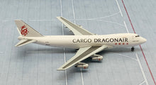 Load image into Gallery viewer, JC Wings 1/400 Dragonair Boeing 747-200F SCD B-KAD
