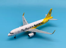 Load image into Gallery viewer, JC Wings 1/200 Peach Aviation Airbus A320 JA08VA Fly Peach to AMAMI
