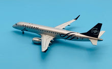 Load image into Gallery viewer, JC Wings 1/200 KLM Royal Dutch Airlines Cityhopper Embraer 190-100STD Skyteam PH-EZX
