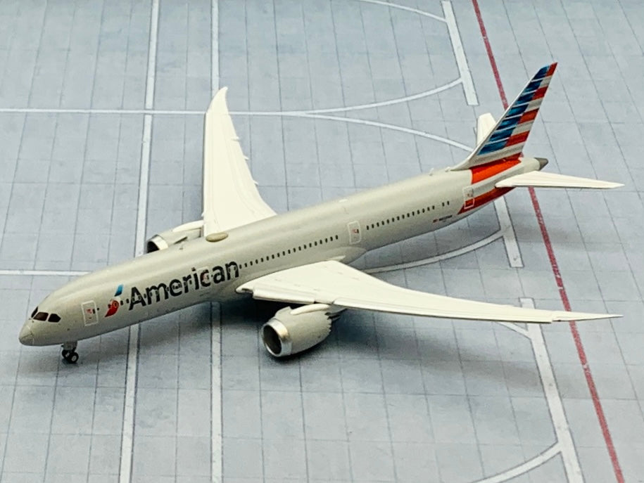 Gemini Jets 1/400 American Airlines Boeing 787-9 N835AN flaps down