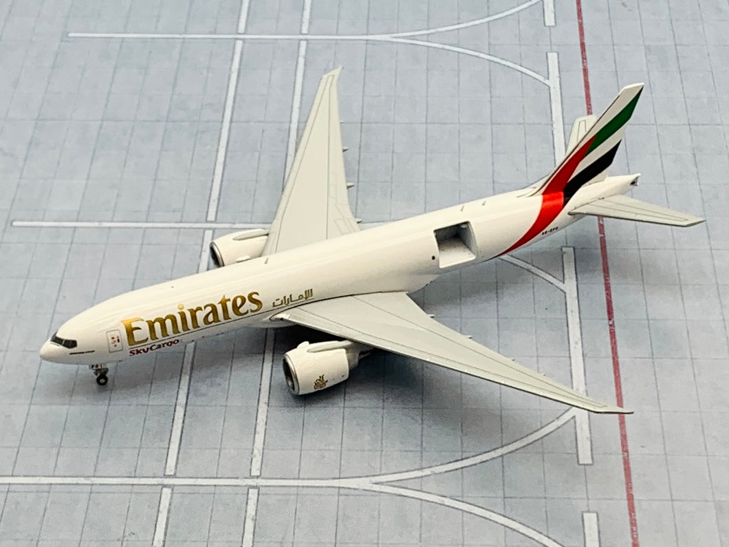 Gemini Jets 1/400 Emirates Boeing 777-200LRF A6-EFG Interactive Series