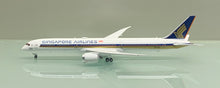 Load image into Gallery viewer, JC Wings 1/400 Singapore Airlines Boeing 787-10 &quot;1000th 787&quot; 9V-SCP
