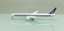 Load image into Gallery viewer, JC Wings 1/400 Singapore Airlines Boeing 787-10 &quot;1000th 787&quot; 9V-SCP flaps down
