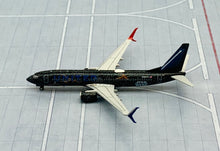 Load image into Gallery viewer, JC Wings 1/400 United Airlines Boeing 737-800 Star Wars N36272

