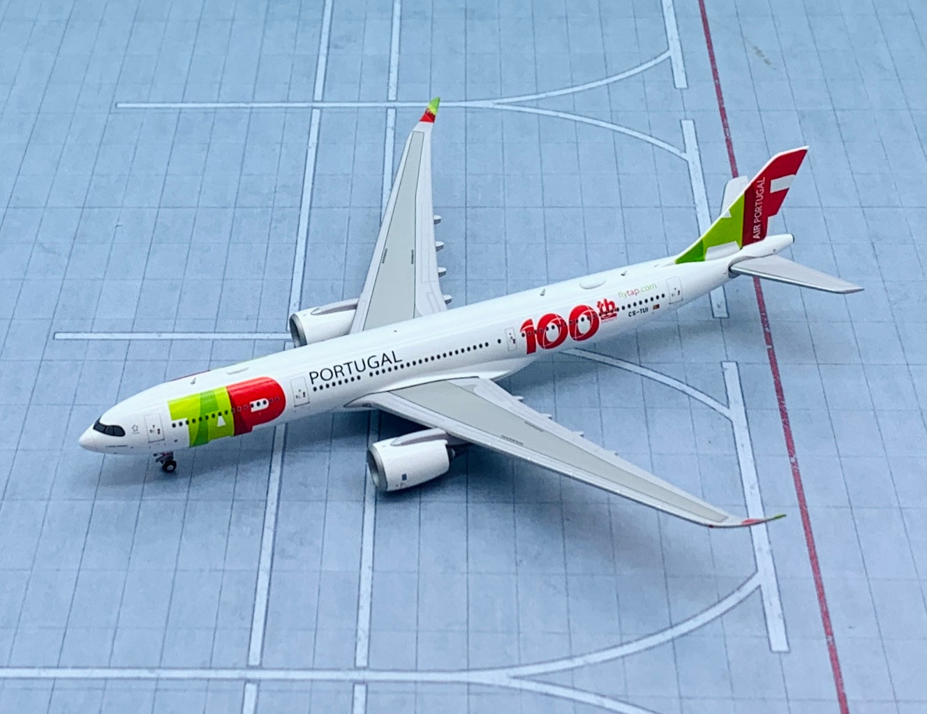 JC Wings 1/400 TAP Air Portugal Airbus A330-900NEO 