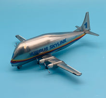 Load image into Gallery viewer, JC Wings 1/200 Airbus Industrie Aero-Spacelines 377SGT Super Guppy F-BTGV
