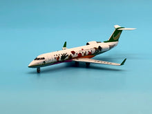Load image into Gallery viewer, JC Wings 1/200 China Yunnan Airlines Bombardier CRJ-200ER B-3070
