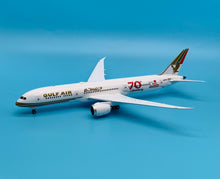 Load image into Gallery viewer, JC Wings 1/200 Gulf Air Boeing 787-9 70 years Retro A9C-FG
