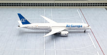 Load image into Gallery viewer, JC Wings 1/400 Air Europa Boeing 787-9 EC-MSZ
