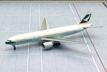 Load image into Gallery viewer, JC Wings 1/400 Cathay Pacific Boeing 777-200ER B-HNB
