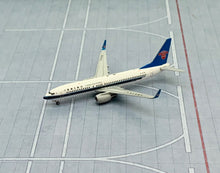 Load image into Gallery viewer, JC Wings 1/400 China Southern Boeing 737-800 B-5738
