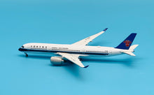 Load image into Gallery viewer, JC Wings 1/400 China Souterhn Airbus A350-900 XWB B-308T
