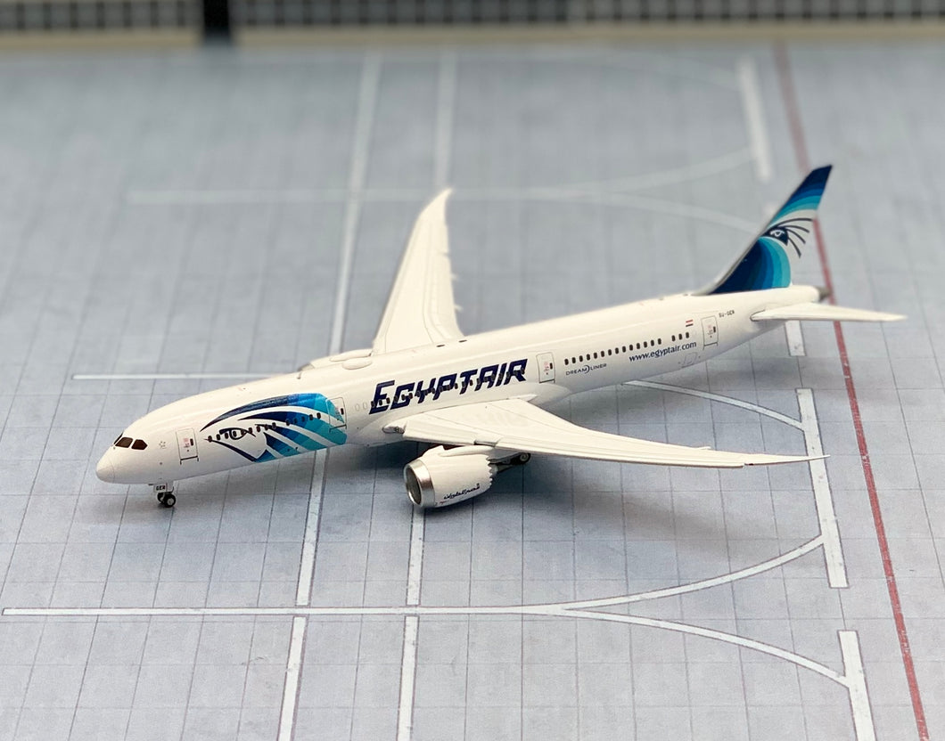 JC Wings 1/400 Egypt Air Boeing 787-9 SU-GER flaps down