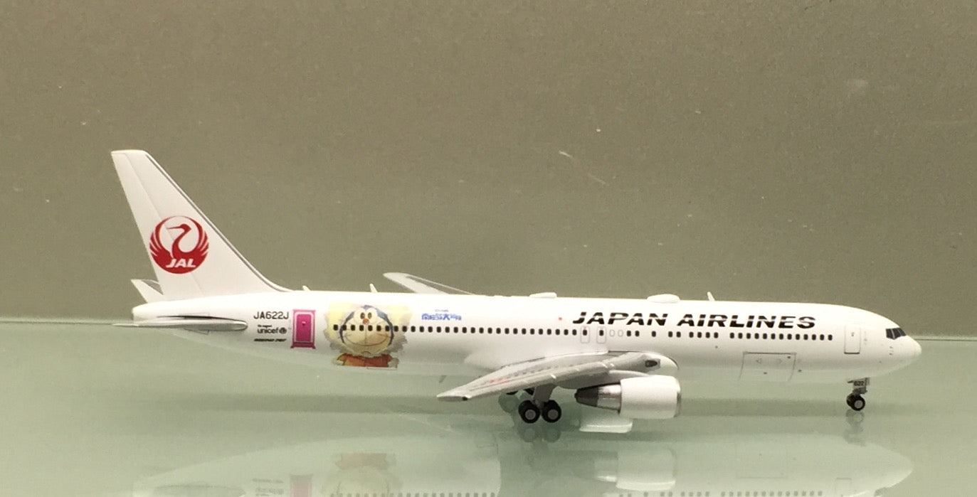 JC Wings 1/400 Japan Airlines JAL Boeing 767-300ER JA622J Doraemon