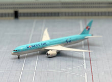 Load image into Gallery viewer, JC Wings 1/400 Korean Air Boeing 787-9 Beyond 50 Years of Excellence HL8081
