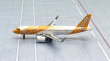 Load image into Gallery viewer, JC Wings 1/400 Scoot Airbus A320 neo 9V-TNA
