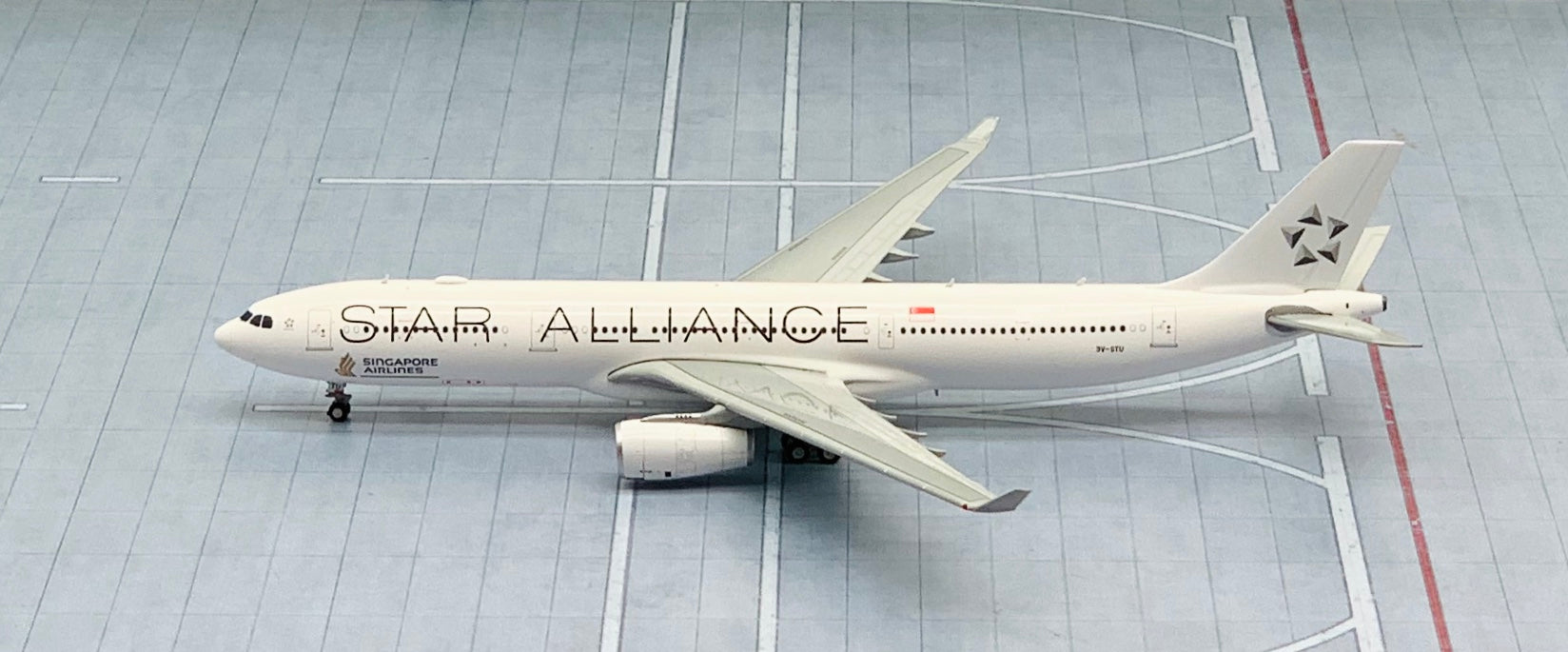 www.JetCollector.com: Singapore Airlines Star Alliance A330