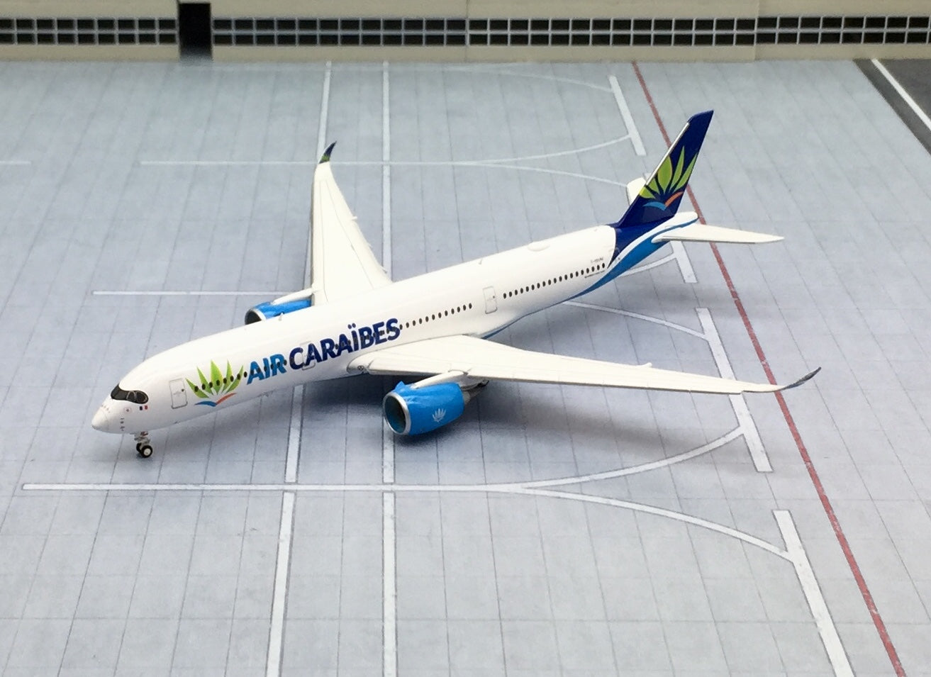 JC Wings 1/400 Air Caraïbes Airbus A350-900 F-HHAV flaps down 