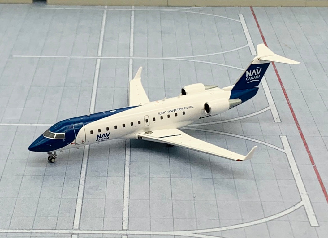 NG model 1/200 Nav Canada Bombardier CRJ-200ER C-GFIO