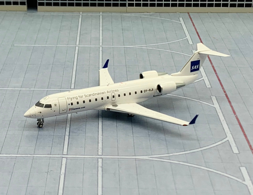 NG model 1/200 Scandinavian Airlines SAS Bombardier CRJ-100LR OY-RJI 51016