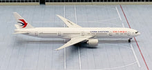 Load image into Gallery viewer, Phoenix 1/400 China Eastern Boeing 777-300ER B-7882
