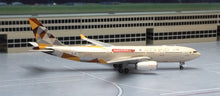 Load image into Gallery viewer, Phoenix 1/400 Etihad Airways  Airbus A330-200 A6-EYH TMALL 11.11
