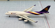 Load image into Gallery viewer, JC Wings 1/400 Thai International Airways Boeing 747-400 HS-TGT flaps down
