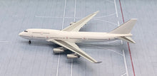 Load image into Gallery viewer, JC Wings 1/400 Boeing 747-400 GE Engine Blank White BK2007
