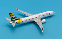 Load image into Gallery viewer, Gemini Jets 1/200 Cayman Airways Boeing 737 MAX 8 VP-CIX
