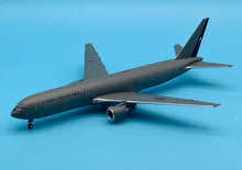 Load image into Gallery viewer, JC Wings 1/200 Chilian Air Force Boeing 767-200ER 985

