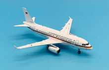 Load image into Gallery viewer, JC Wings 1/200 Luftwaffe Germany Air Force Airbus A319 15+01
