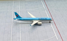 Load image into Gallery viewer, JC Wings 1/400 Korean Air Bombardier CS300 HL8313
