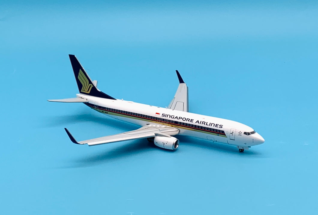 JC Wings 1/200 Singapore Airlines Boeing 737-800 9V-MGA Flaps Down