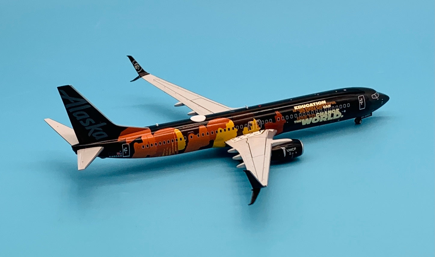 Gemini Jets 1/200 Alaska Airlines Boeing 737-900ER N492AS Our