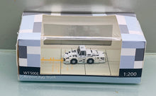 Load image into Gallery viewer, JC Wings 1/200 CPA Komatsu WT500E Towing Tractor GSE2WT500E05

