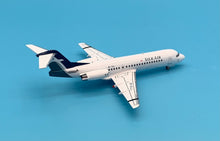 Load image into Gallery viewer, JC Wings 1/200 Silkair Fokker 70 9V-SLL
