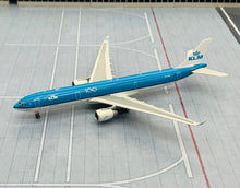 Load image into Gallery viewer, Phoenix Models 1/400 KLM Royal Dutch Airlines Airbus A330-300 PH-AKD
