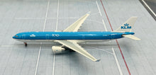 Load image into Gallery viewer, Phoenix Models 1/400 KLM Royal Dutch Airlines Airbus A330-300 PH-AKD
