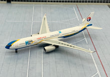 Load image into Gallery viewer, Phoenix Models 1/400 China Eastern Airbus A330-300 xinhuanet.com B-6125
