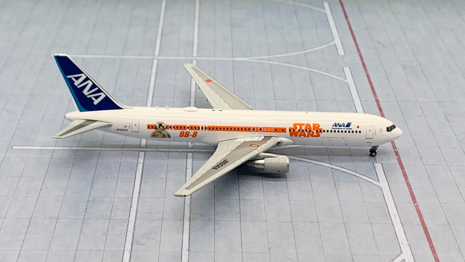 1/400 ANA Boeing767-300ER R2-D2 + BB-8 STAR WARS JA604A JC