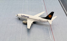 Load image into Gallery viewer, JC Wings 1/200 Lufthansa Boeing 737-500 D-ABJI
