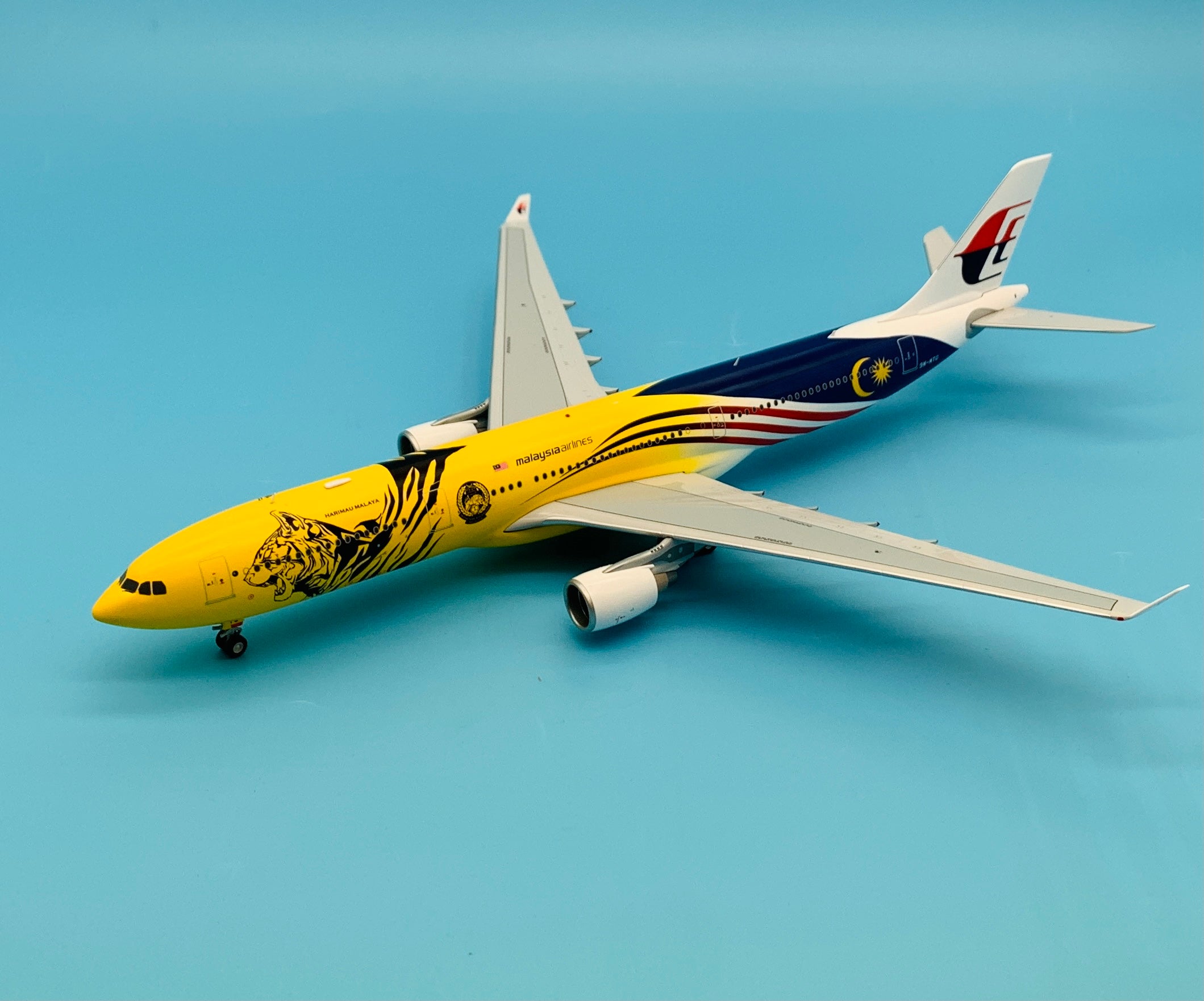 JC Wings 1/200 Malaysia Airlines Airbus A330-300 Harimau Malaya