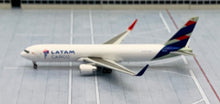 Load image into Gallery viewer, JC Wings 1/400 LATAM Cargo Boeing 767-300F N532LA
