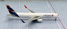 Load image into Gallery viewer, JC Wings 1/400 LATAM Cargo Boeing 767-300F N532LA
