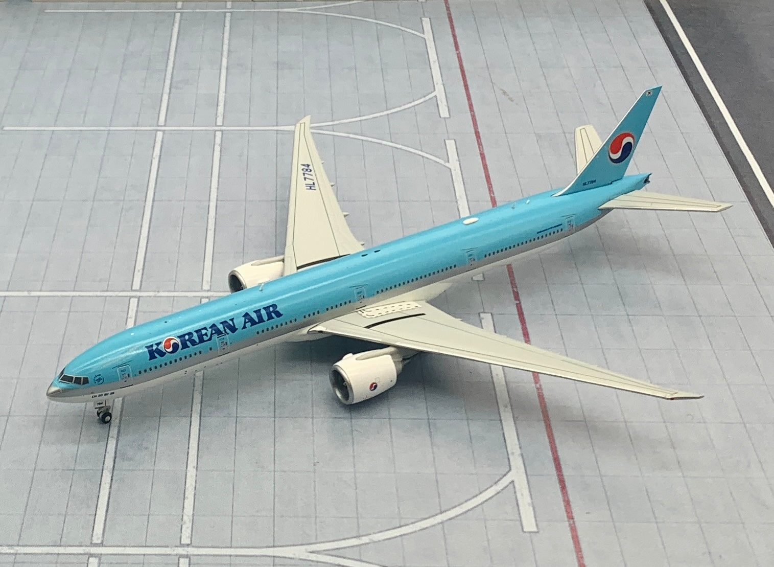 Gemini Jets 1/400 Korean Air Boeing 777-300ER HL7784 – First