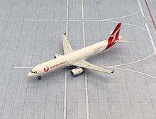 Load image into Gallery viewer, Gemini Jets 1/400 Qantas Freight Airbus A321P2F VH-ULD
